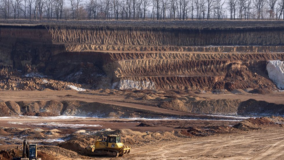 ukraine titanium mine oryxeio titaniou
